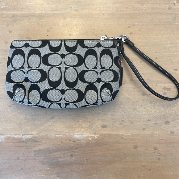 Coach Signature wristlet - Picture 2 of 6